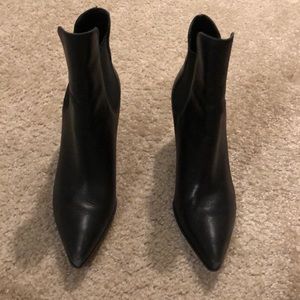 Kendall & Kylie black pointed toe booties- size US7